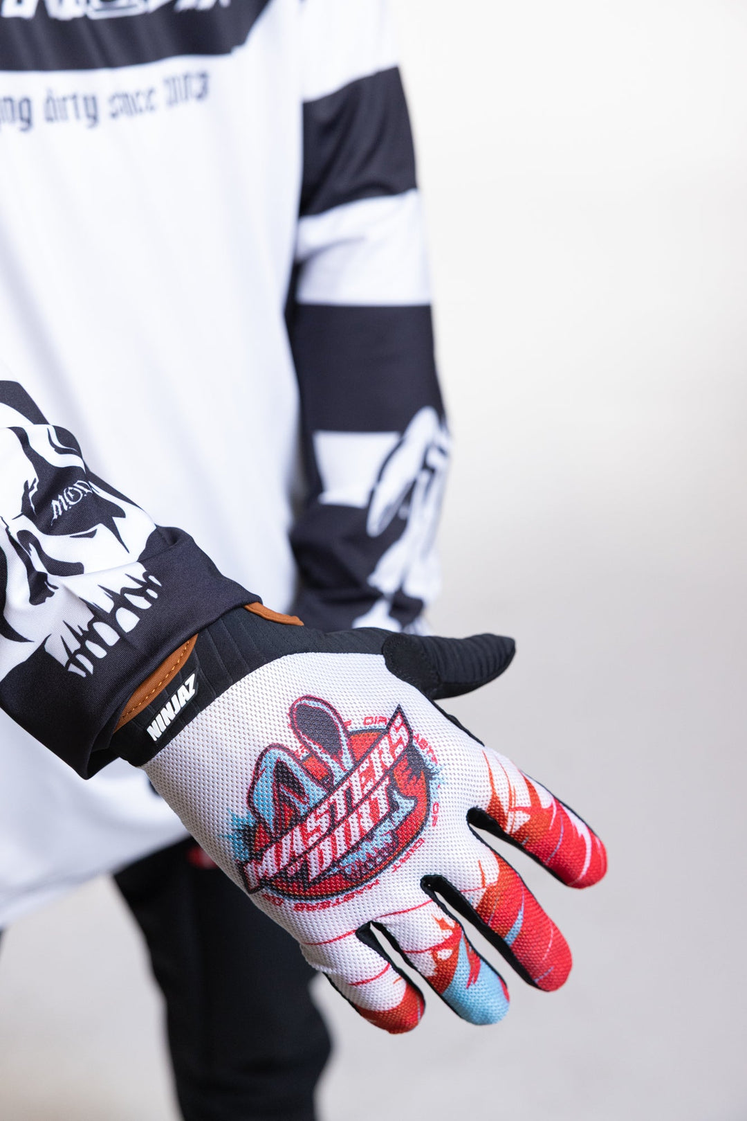 M.O.D Gloves 2025